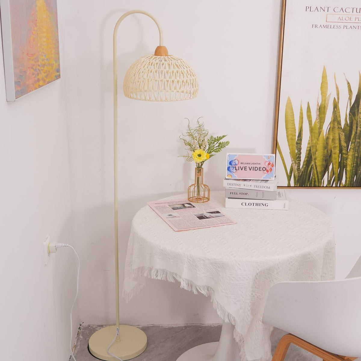 Tor Minimalistische Stehleuchte Beige