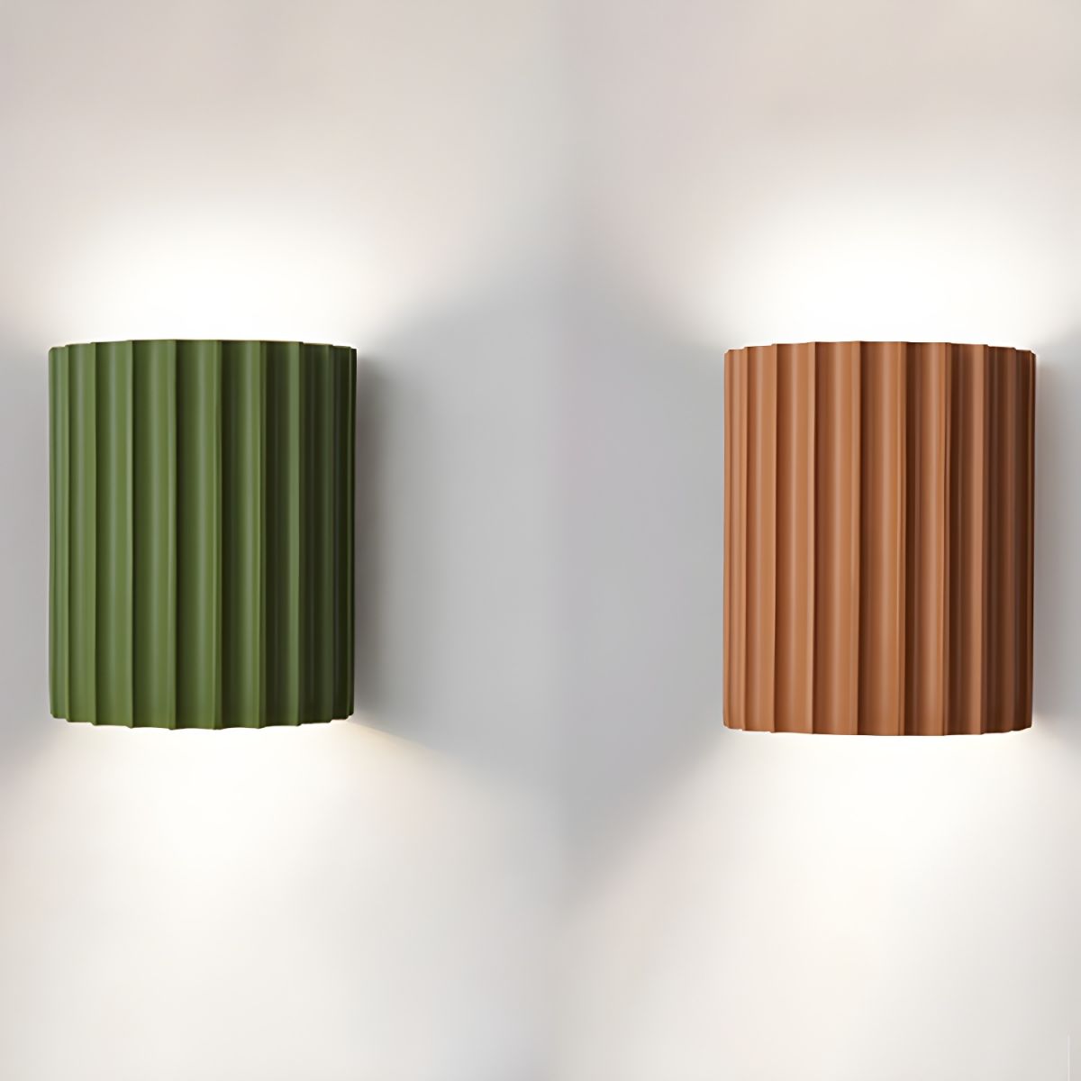Ivvinen zeitgenössische Kunst-Wandleuchte aus Ribbed-Kunstharz