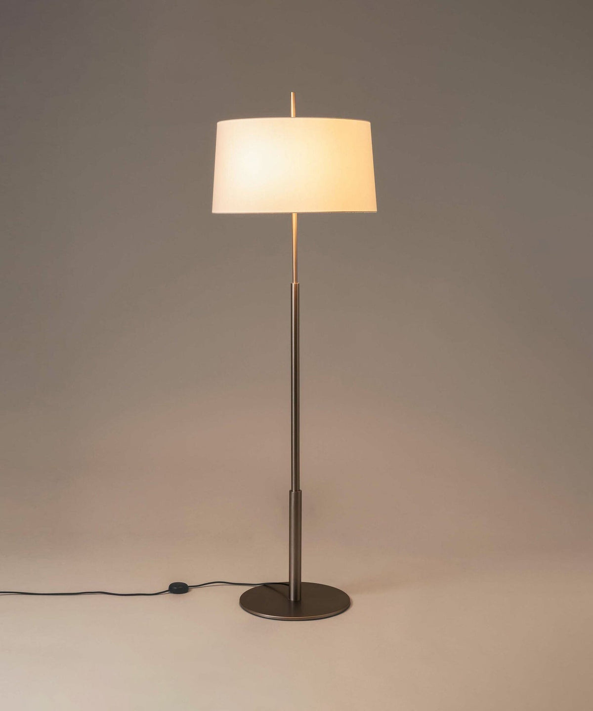 Brooks Minimalistische Stehleuchte