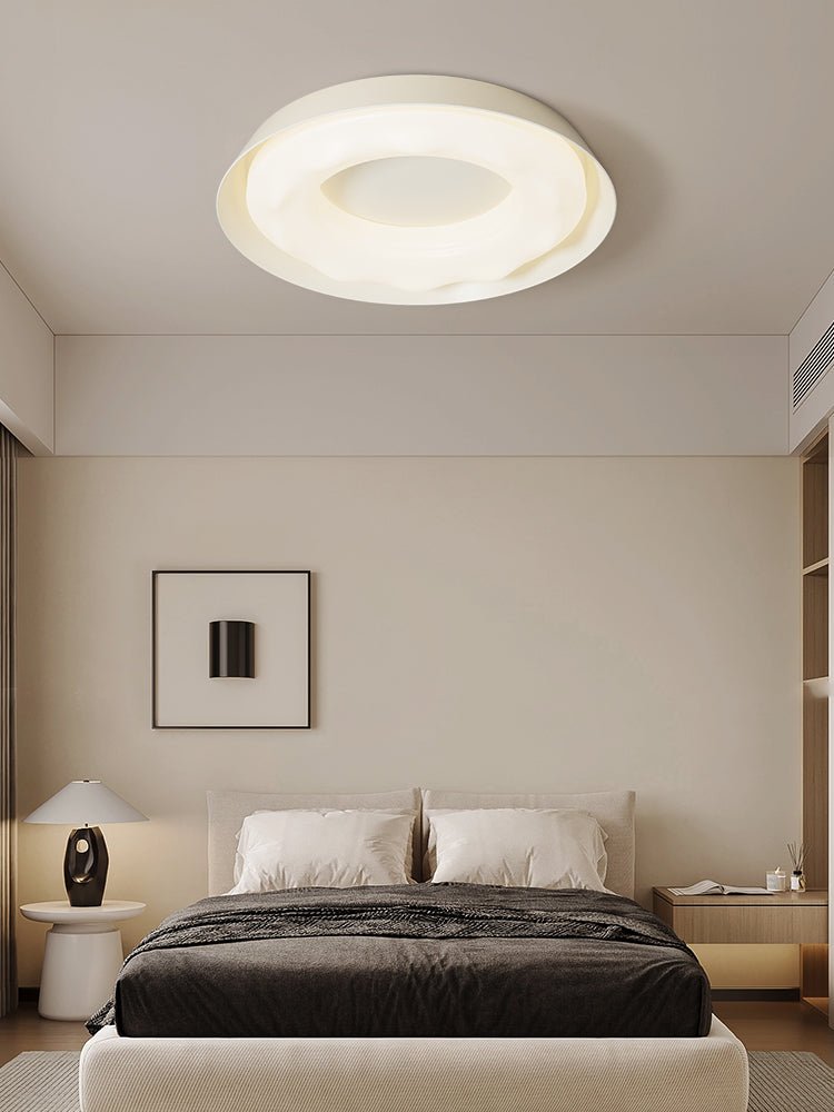 Vathais zeitgenössische minimalistische Deckenleuchte mit Wellenoptik