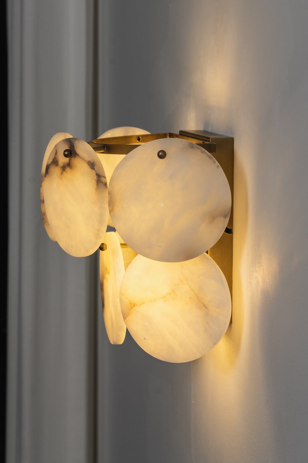 Nivivaya Alabaster Wandleuchte