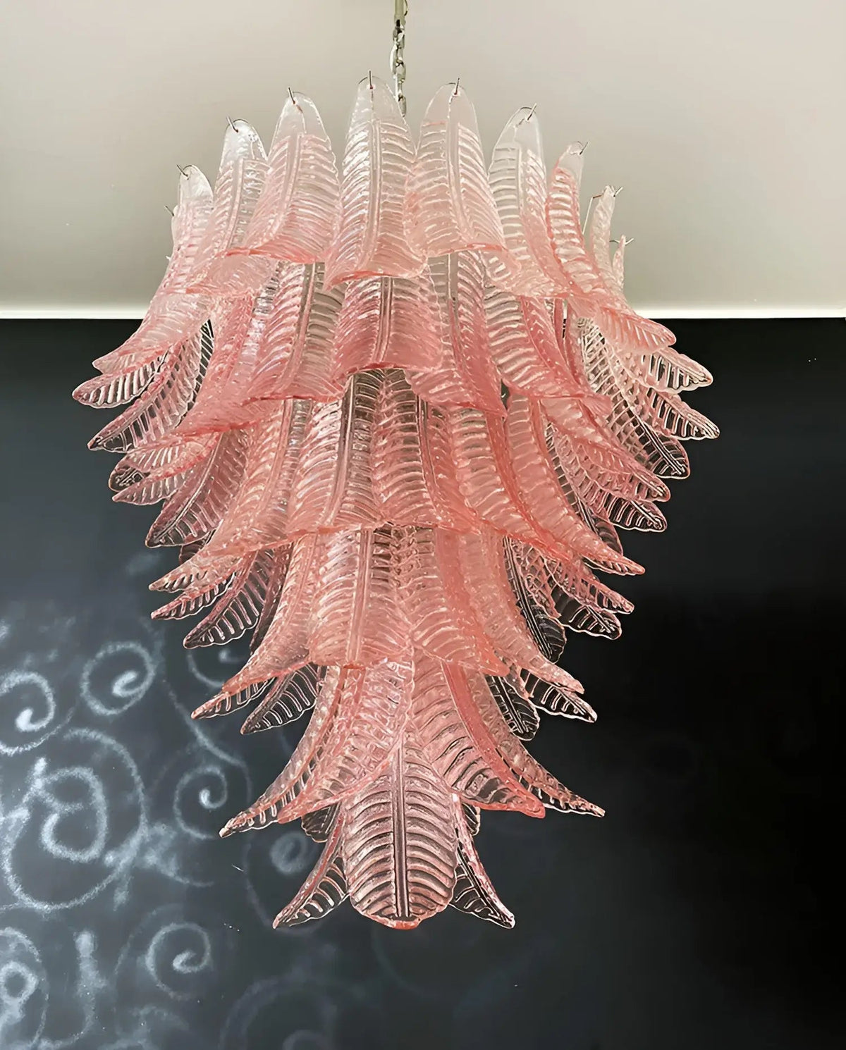Liorisian Kronleuchter Pink Murano-Glasblätter Kaskaden Romantisch
