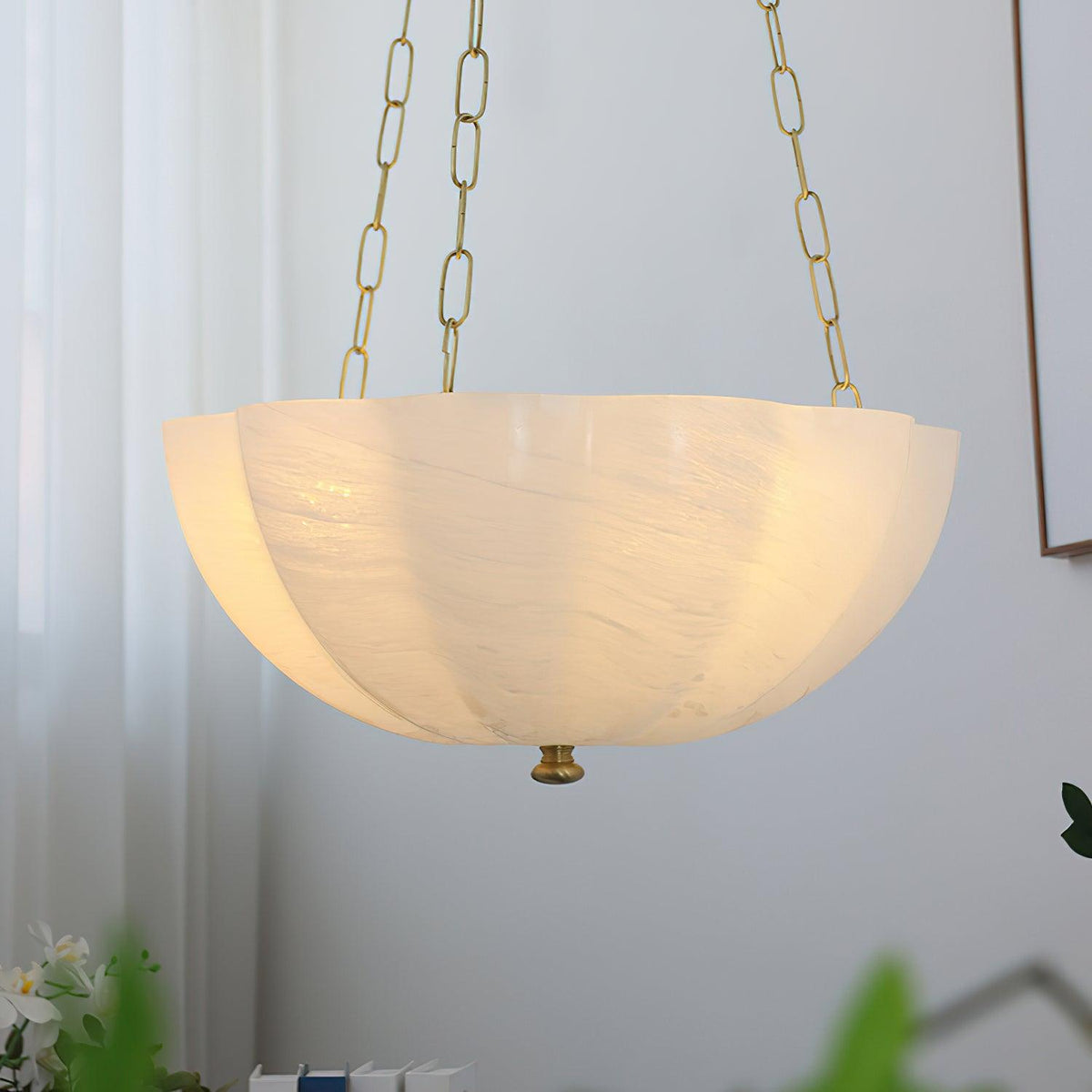 Voriq Kronleuchter Glas-Schale Messing-Kette
