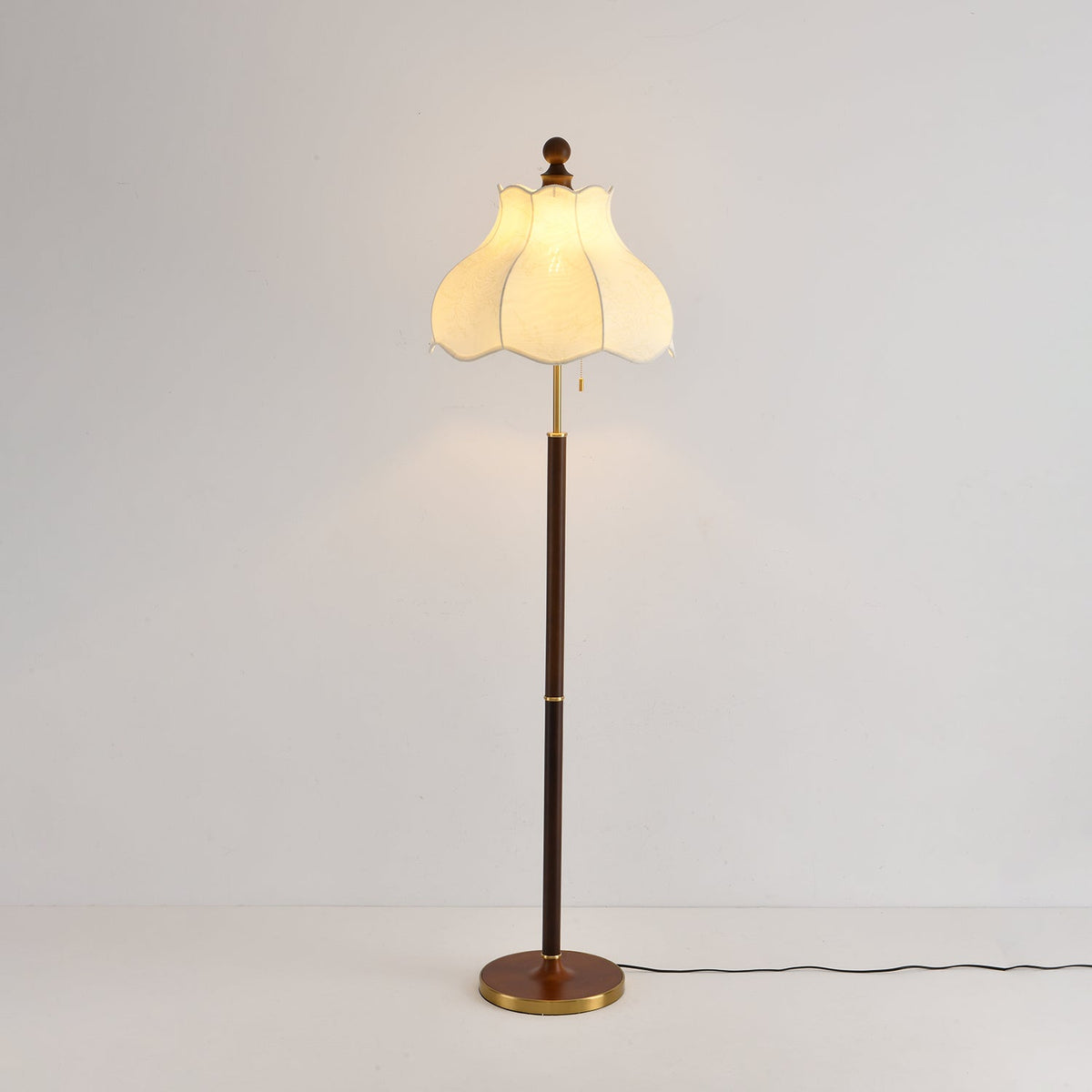 Tulfa Vintage Holz-Stehleuchte