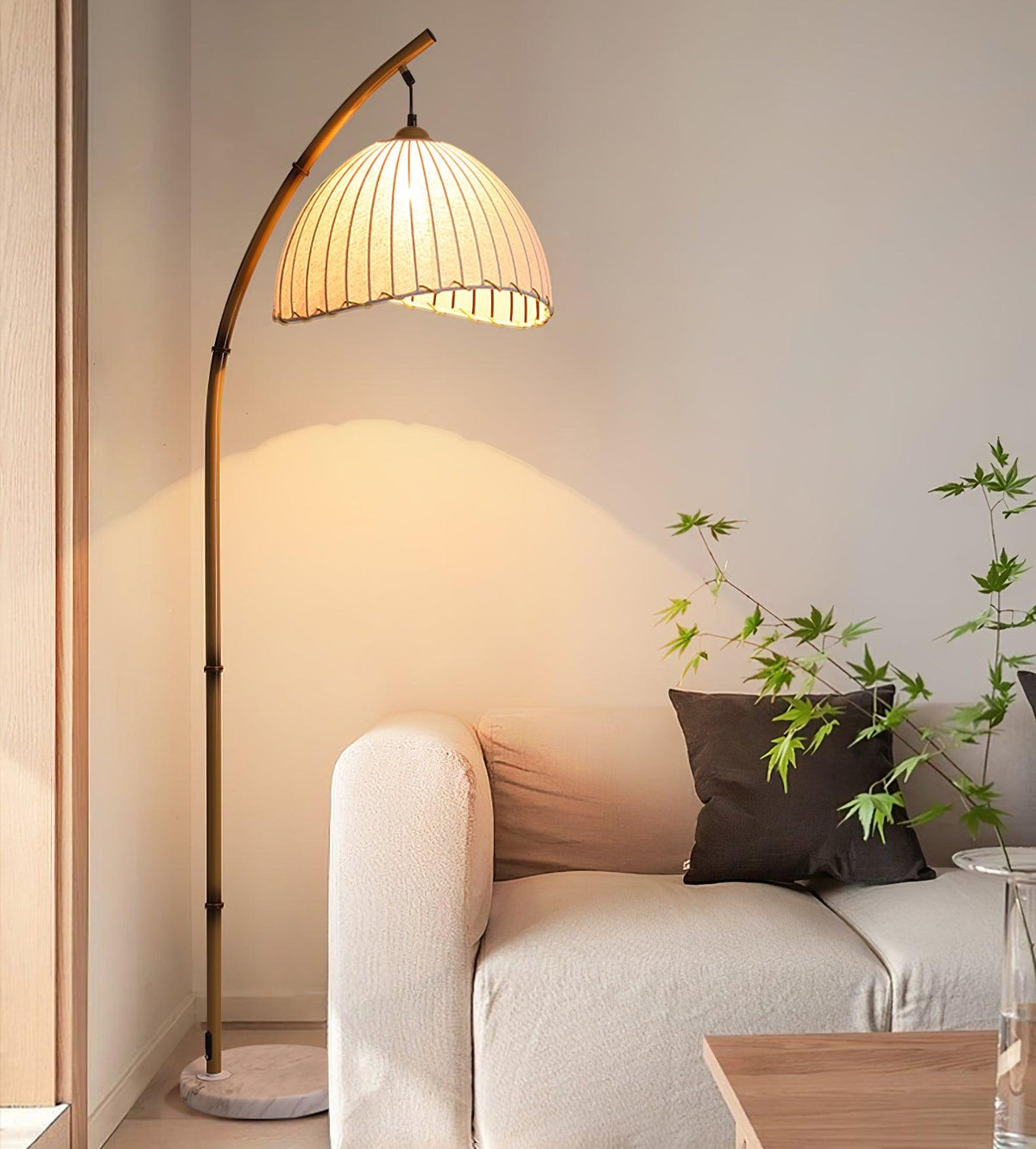 Liveno Minimalistische Stehleuchte aus Marmor