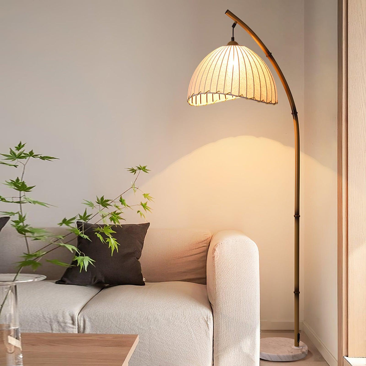 Liveno Minimalistische Stehleuchte aus Marmor