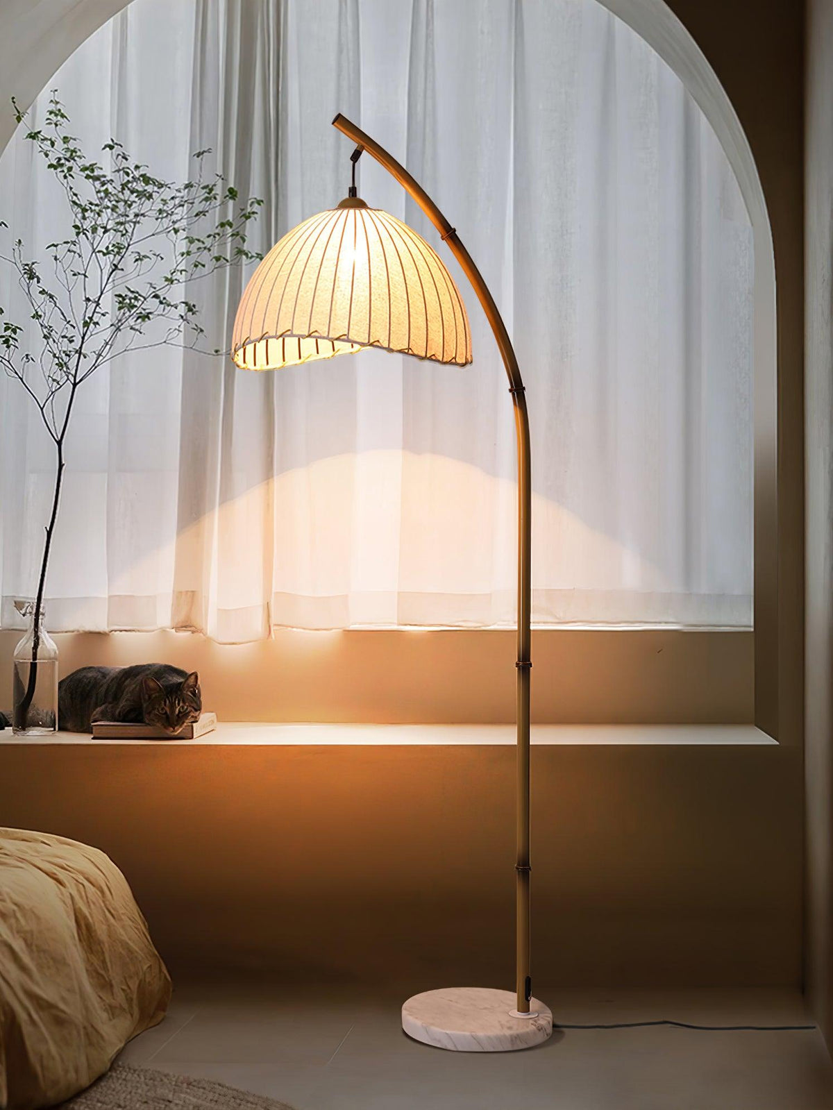 Liveno Minimalistische Stehleuchte aus Marmor