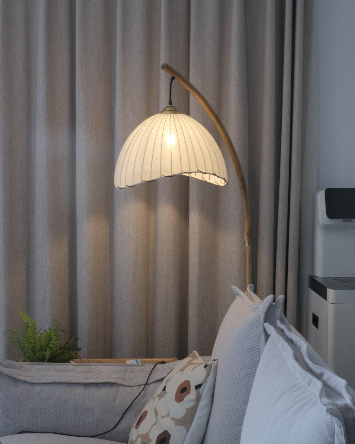 Liveno Minimalistische Stehleuchte aus Marmor