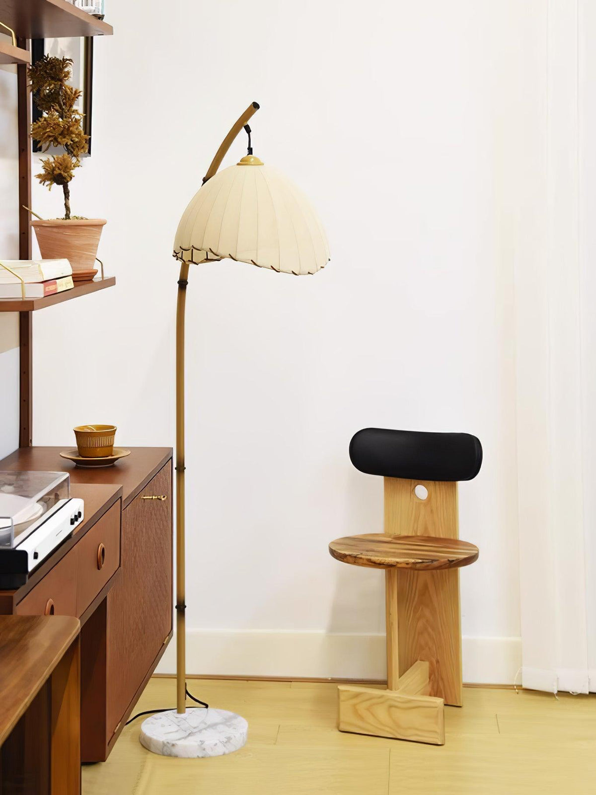 Liveno Minimalistische Stehleuchte aus Marmor