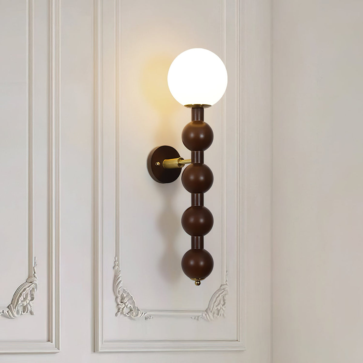 Wandleuchte Gourd aus Metall, Holz und Glas im modernen Stil