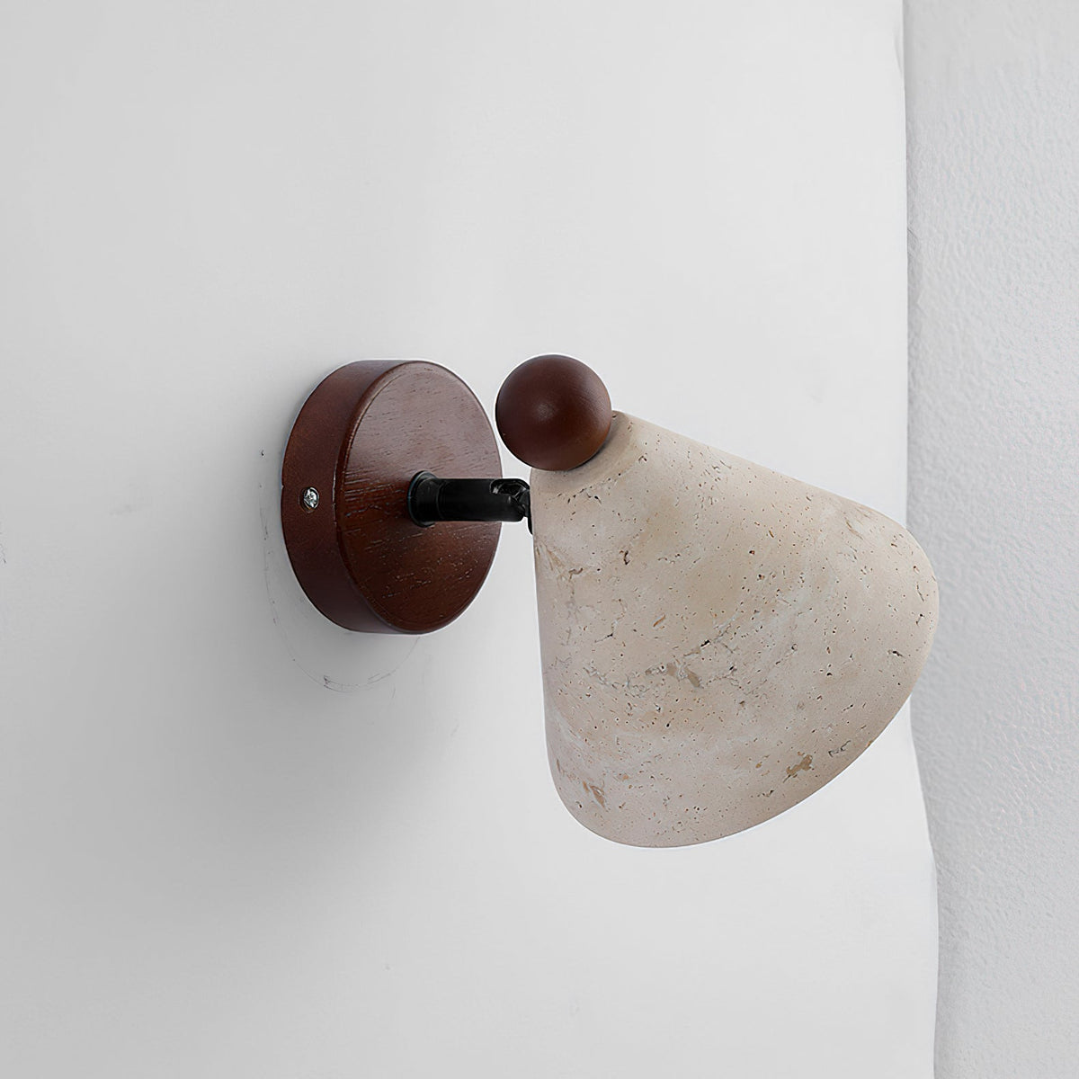 Basil Travertine Wandleuchte