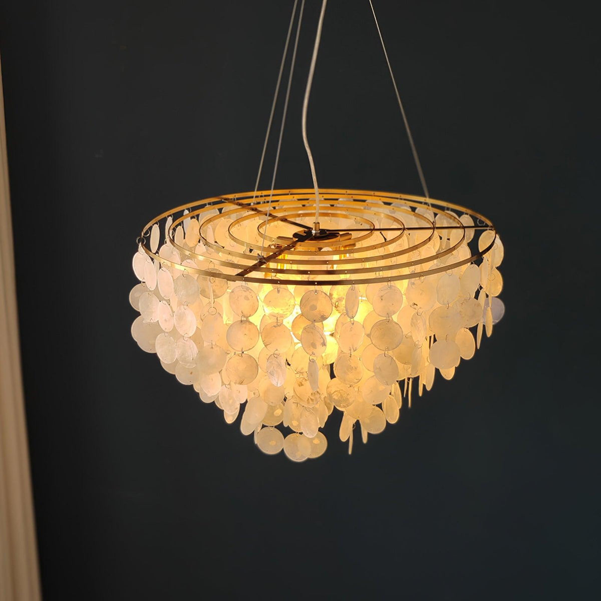 Esileth Kronleuchter im postmodernen Luxus-Stil mit Schalen-Windglocken