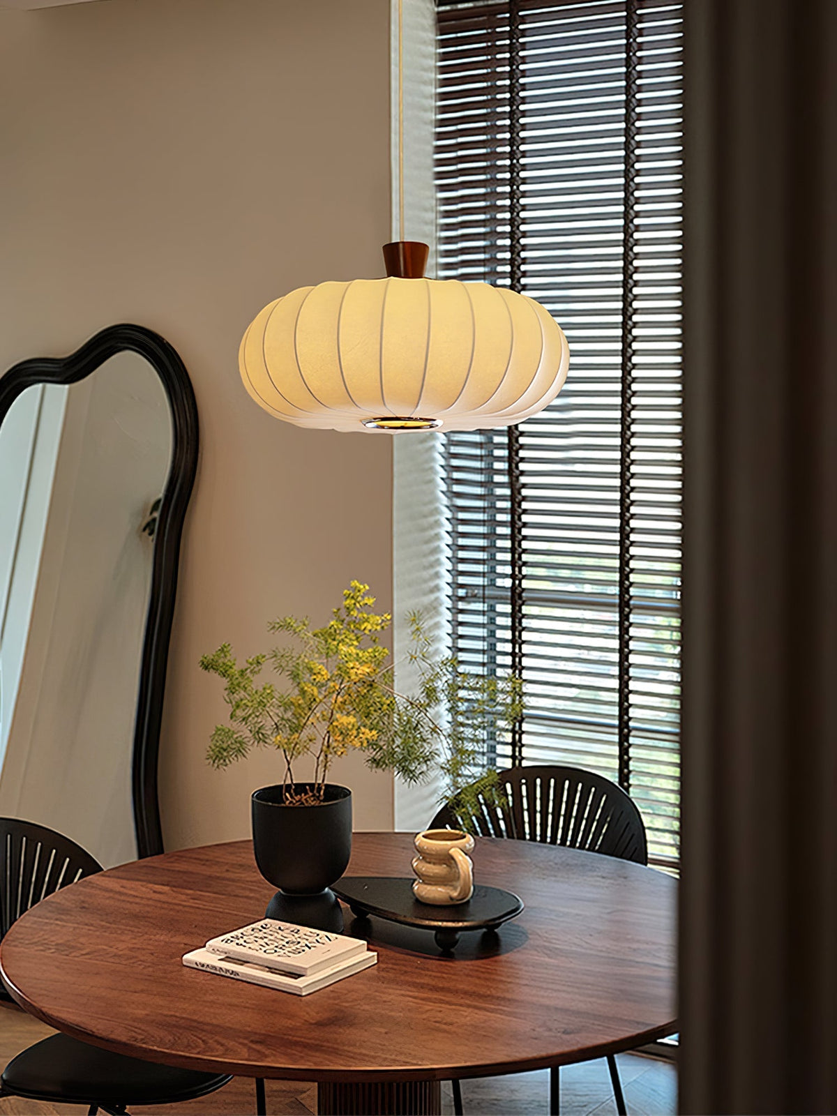 Aldeelia Pendelleuchte aus Seide und Holz im Retro-Stil