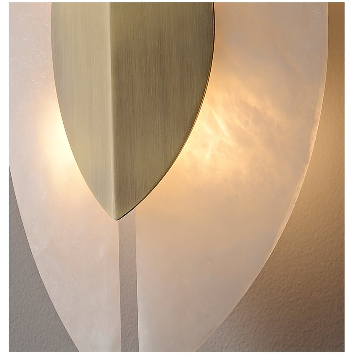 Avenanise Alabaster-Wandleuchte