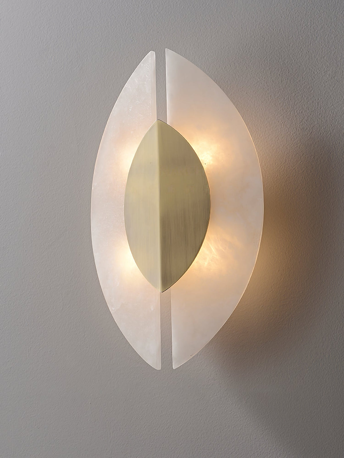 Avenanise Alabaster-Wandleuchte