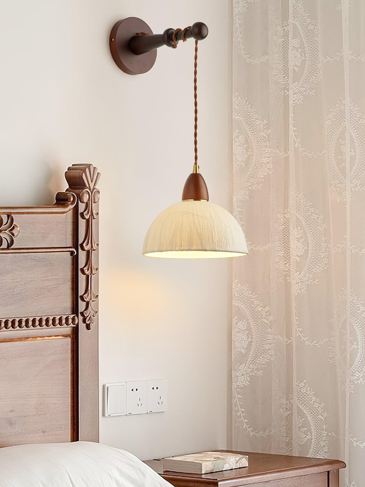 Vitheos Elegance Walnuss-Holz Wandleuchte in natürlicher Farbe