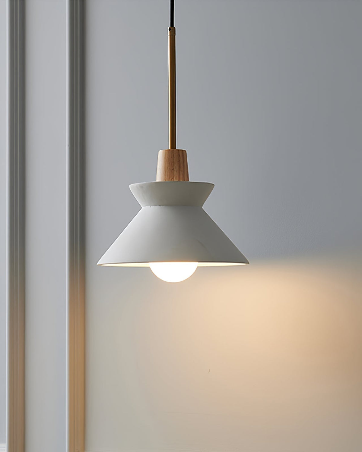 Revelo Pendelleuchte Holz Raum nordisch minimalistisch