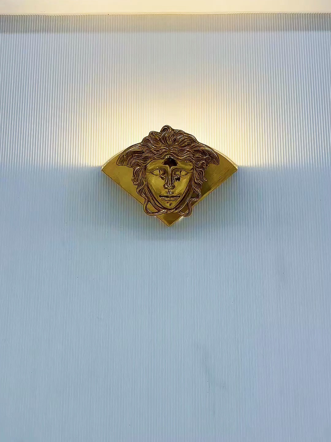Sphinx Messing-Wandleuchte