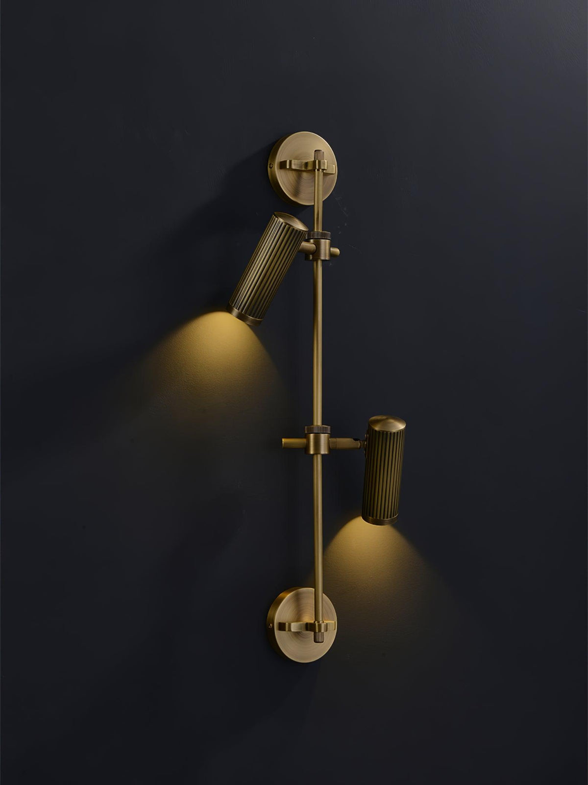 Kirixel Industrielle Wandleuchte aus Messing