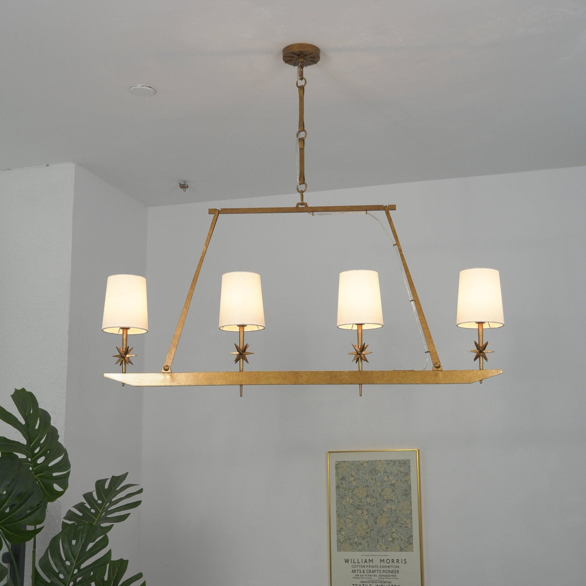 Lynve Kronleuchter Elegant Stellar Linear aus Messing
