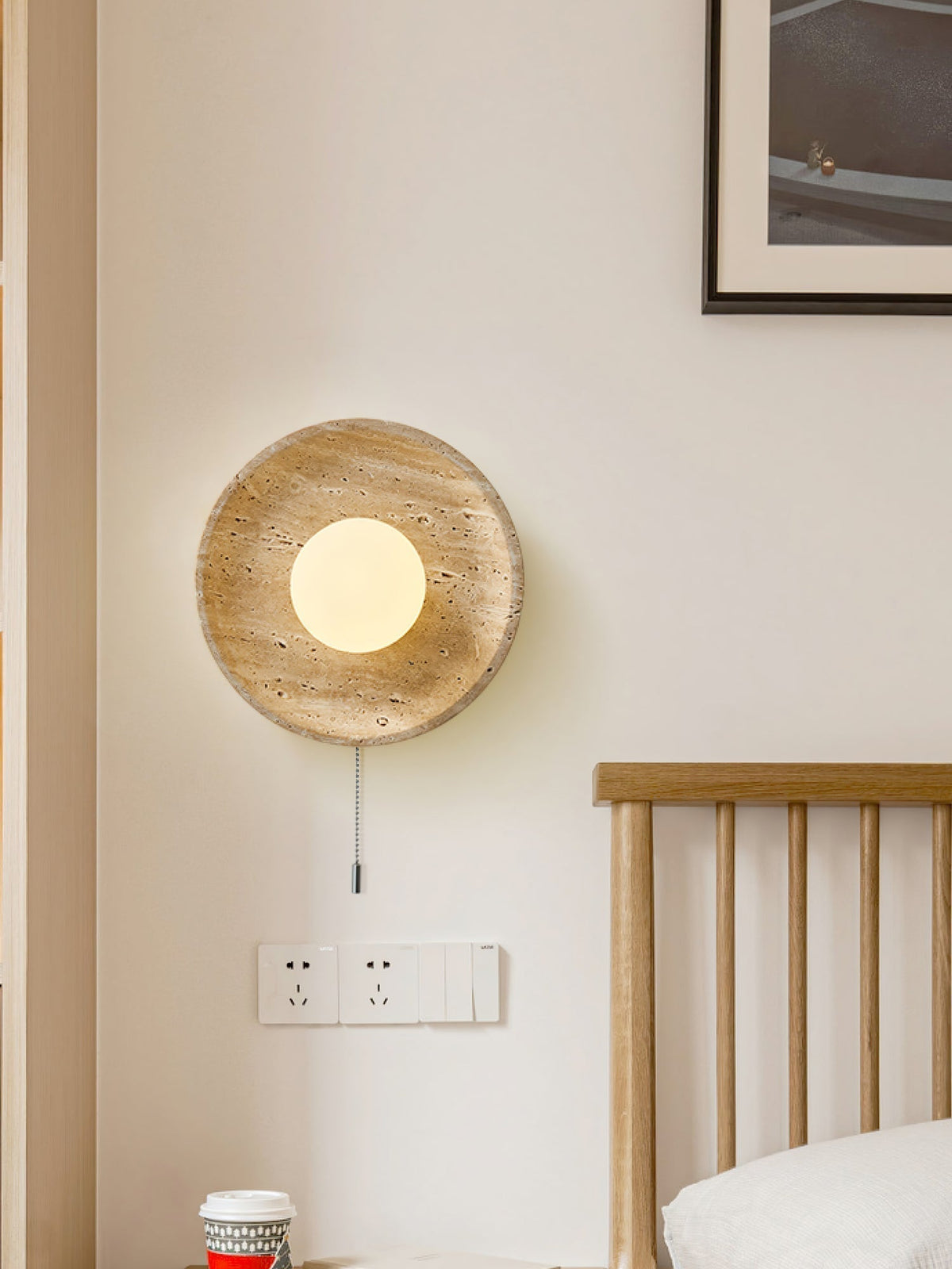 Tavik Bowl-Frame Travertine Wandleuchte