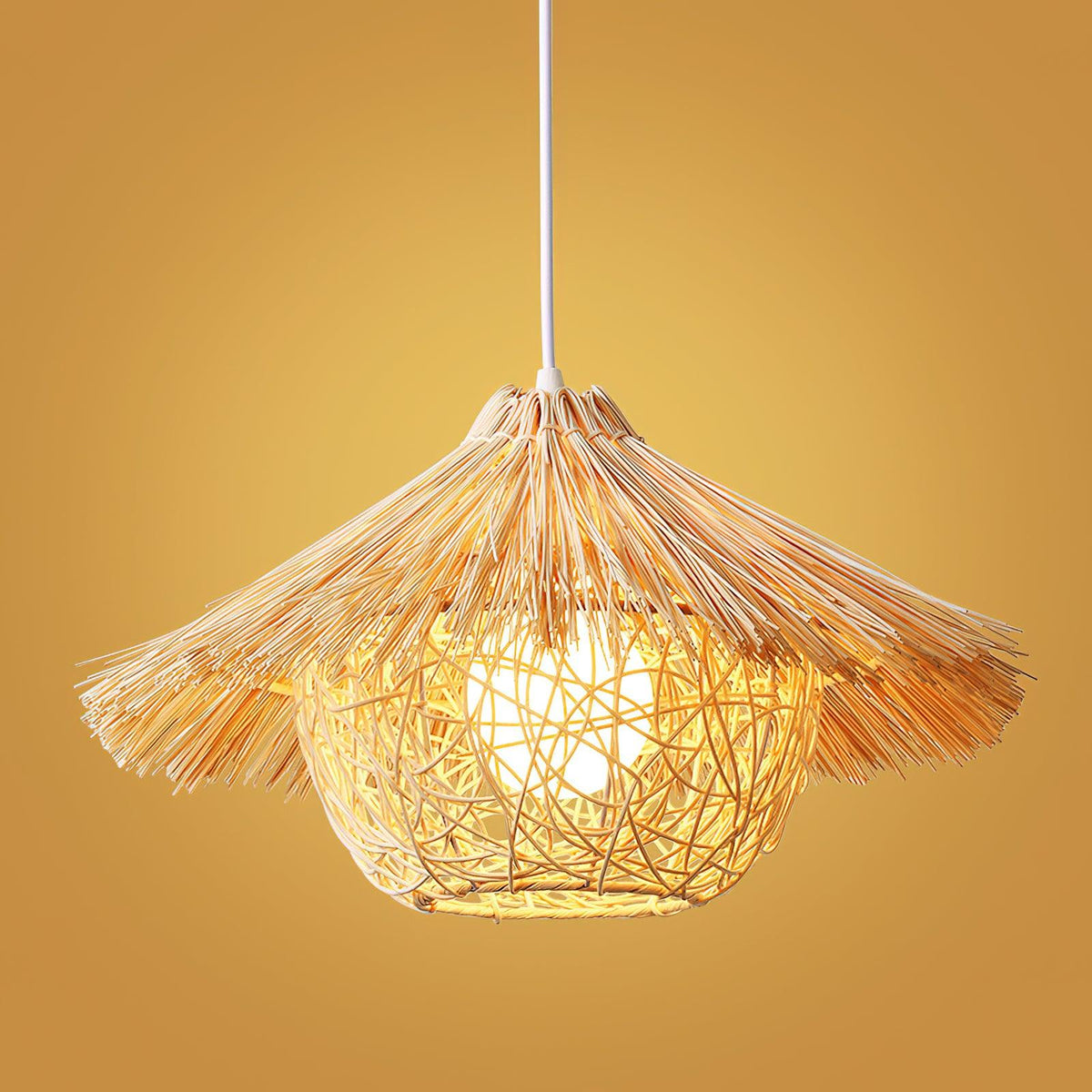 Sunell Rattan-Pendelleuchte in Strohhutform
