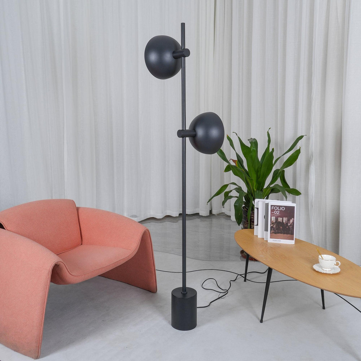 Lumase Stehleuchte aus Glas im minimalistischen Stil