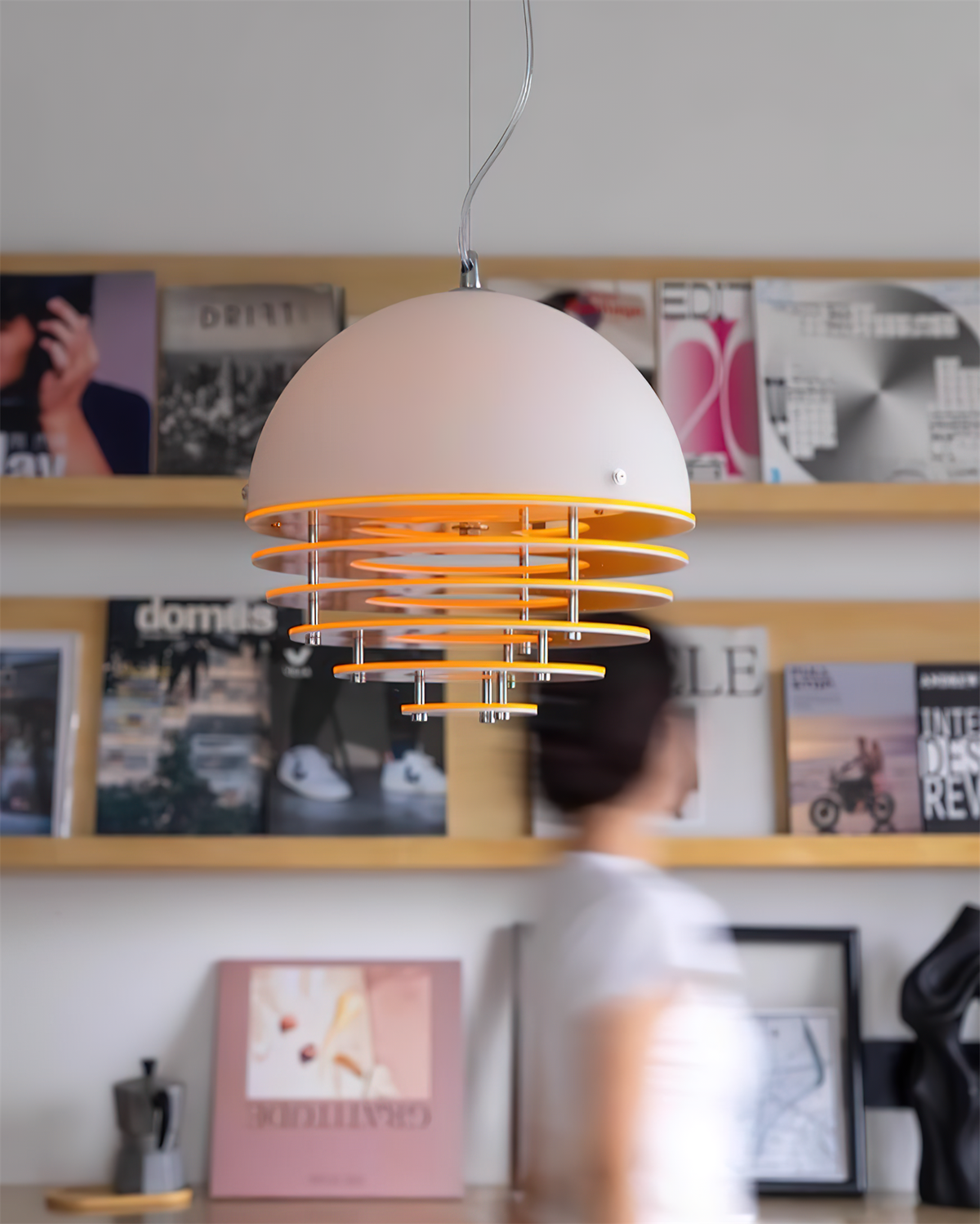 Pendelleuchte mit mehrschichtigem Lampenschirm für modernes weiches Leuchten im Esszimmer