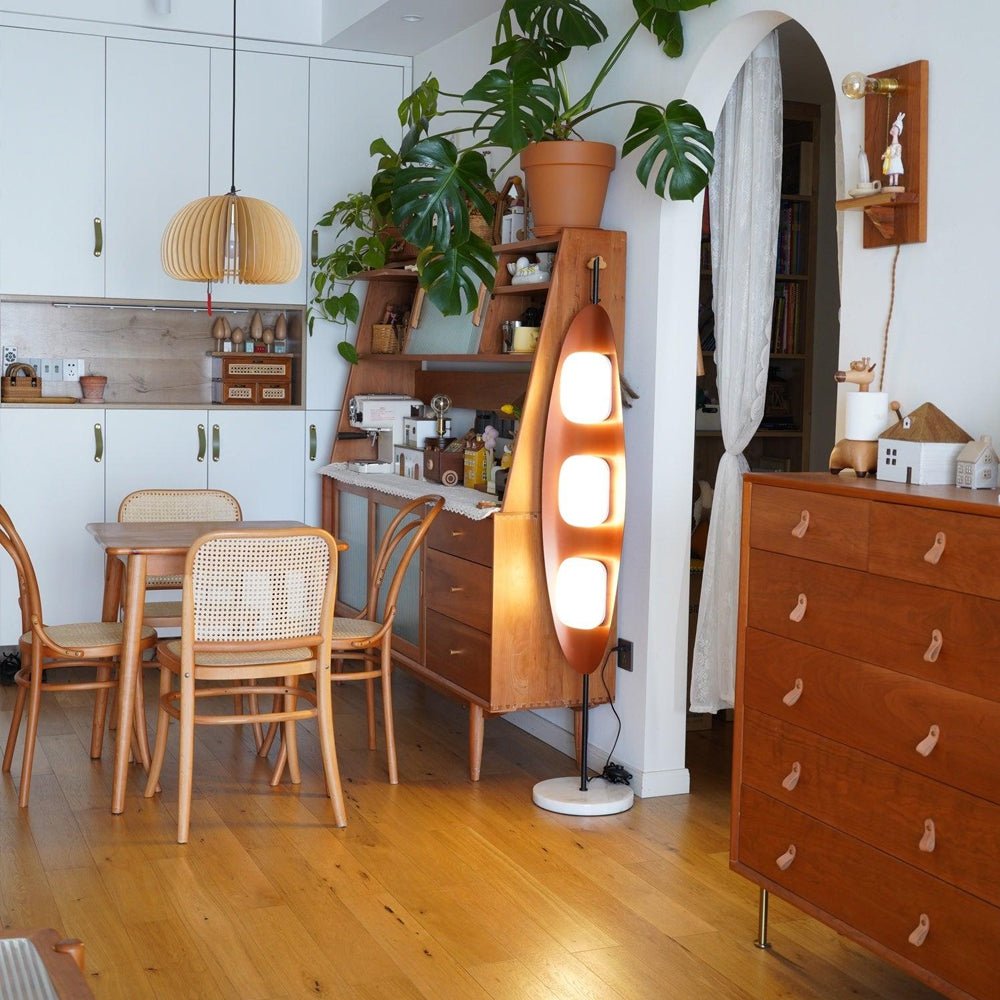 Camirara Stehleuchte aus Marmor in Teak-Farbe