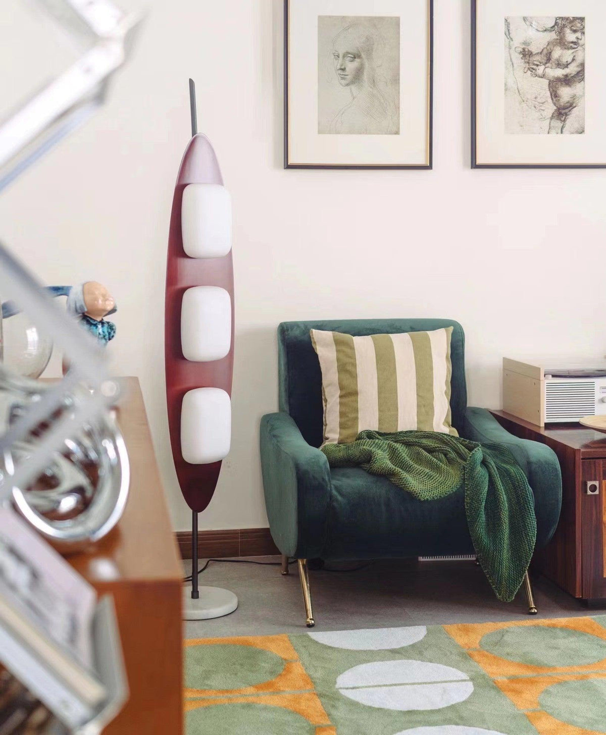 Camirara Stehleuchte aus Marmor in Teak-Farbe