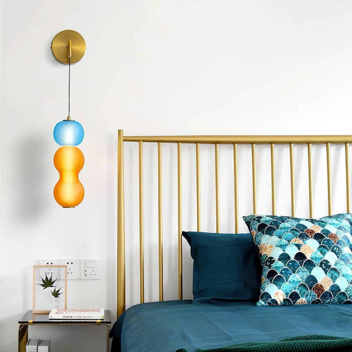 Eurtalia zeitgenössische minimalistische Glas-Wandleuchte