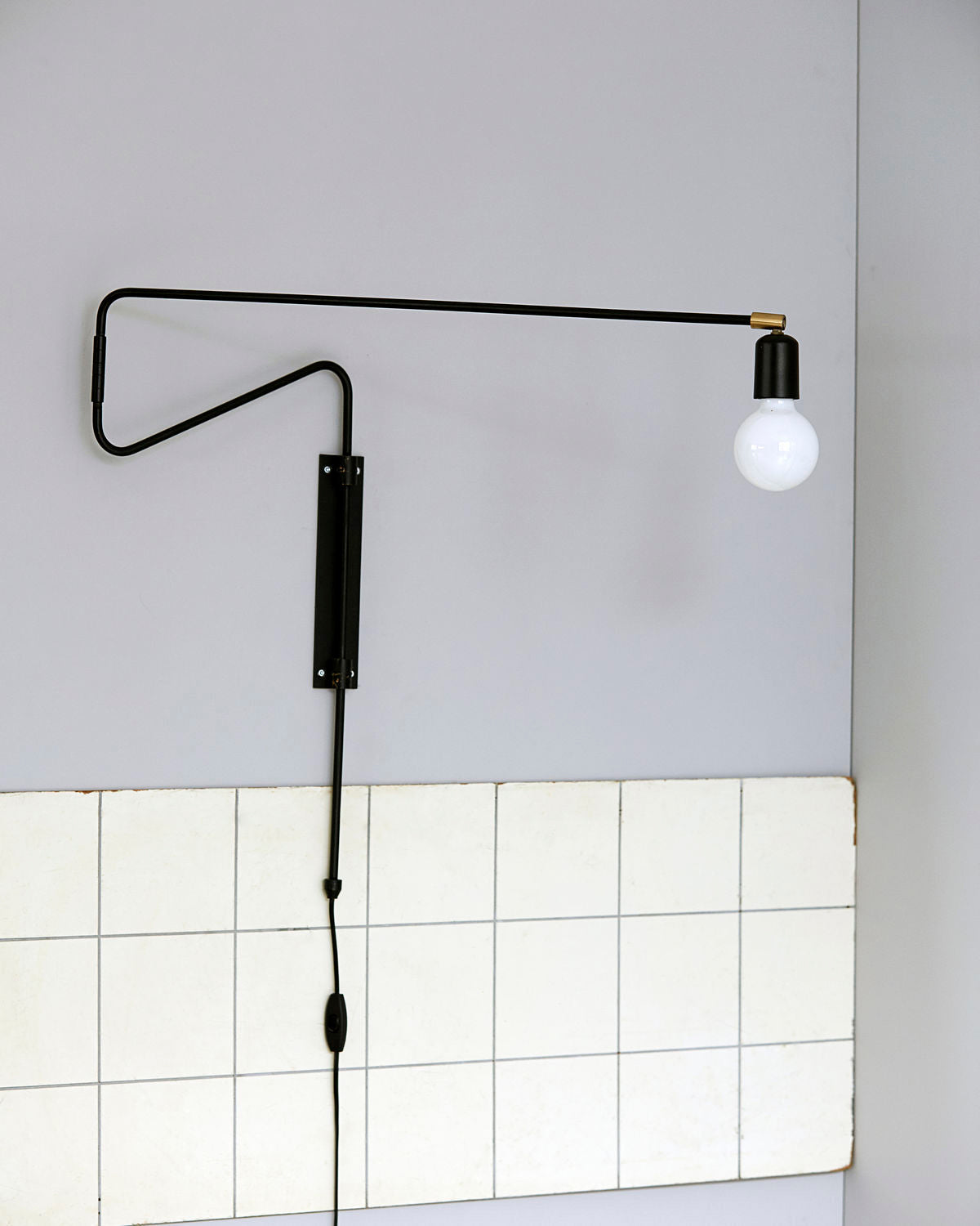 Elsoreth moderne minimalistische Wandleuchte mit Pendelbewegung