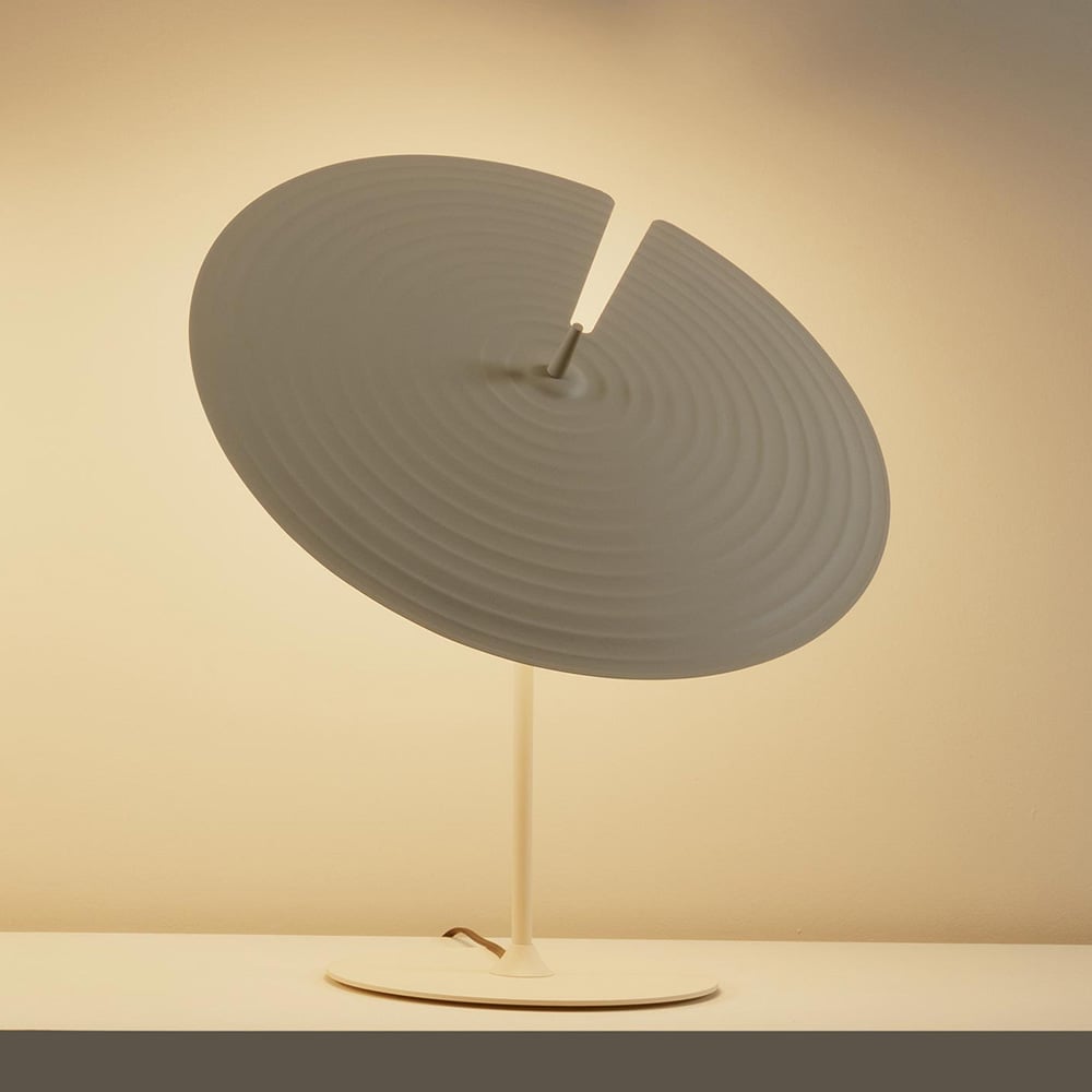 Vortex moderne Tischleuchte aus Aluminium