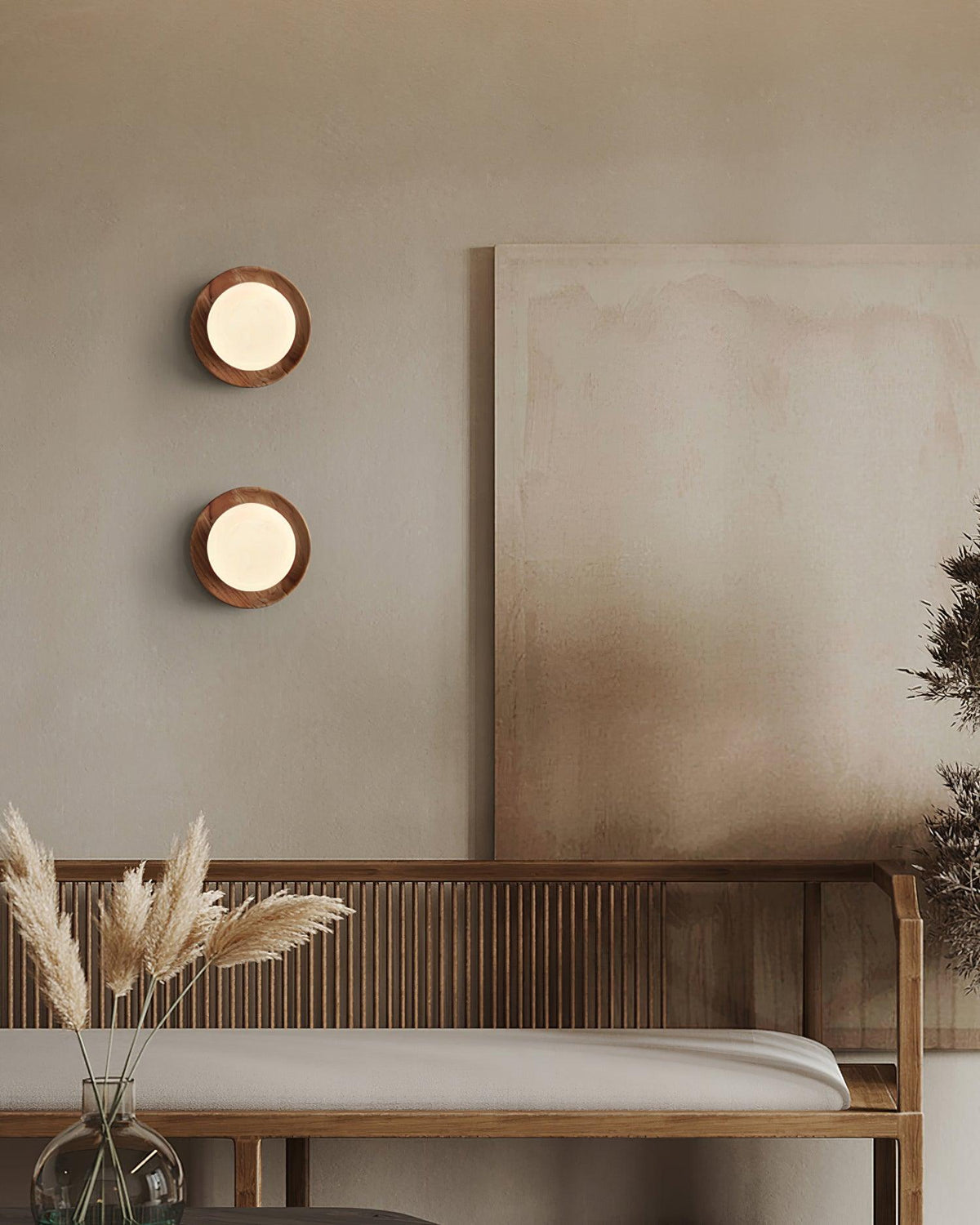 Wandleuchte mit Metallkorpus, Holzrand und minimalistischem Stil