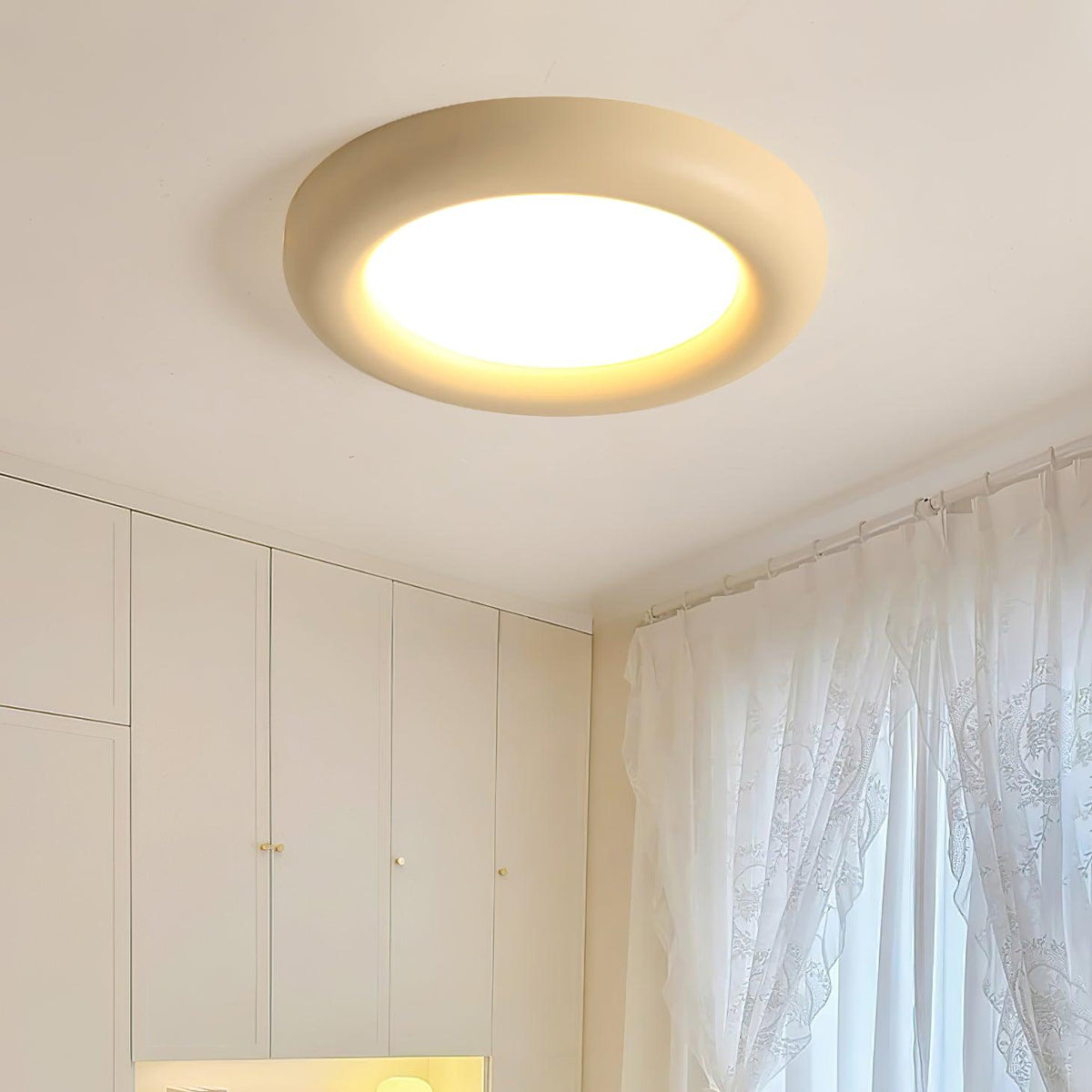 Deckenleuchte Beige flache Deckenleuchte mit Baldachin minimalistisch