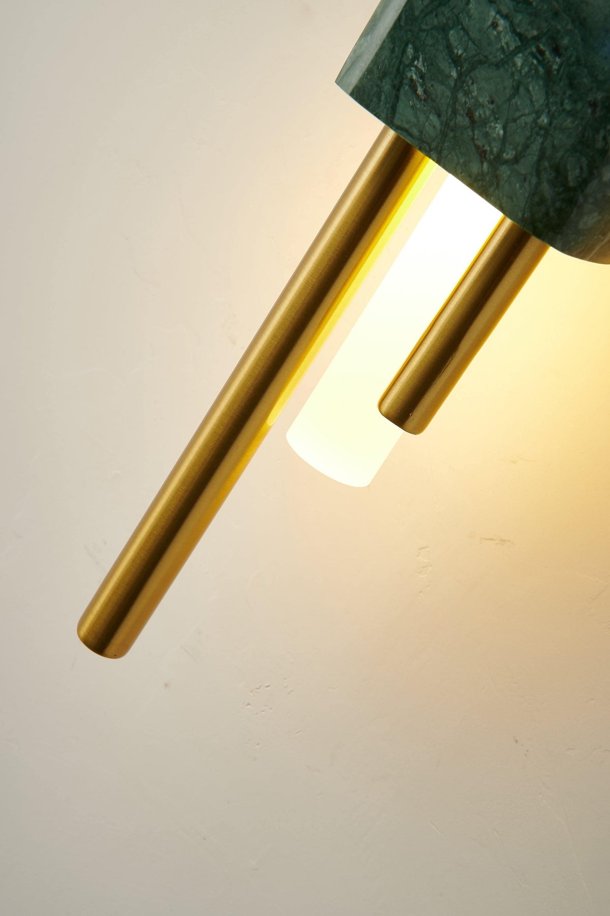 Evely Premium Wandleuchte aus Marmor im zeitgenössischen nordischen Stil