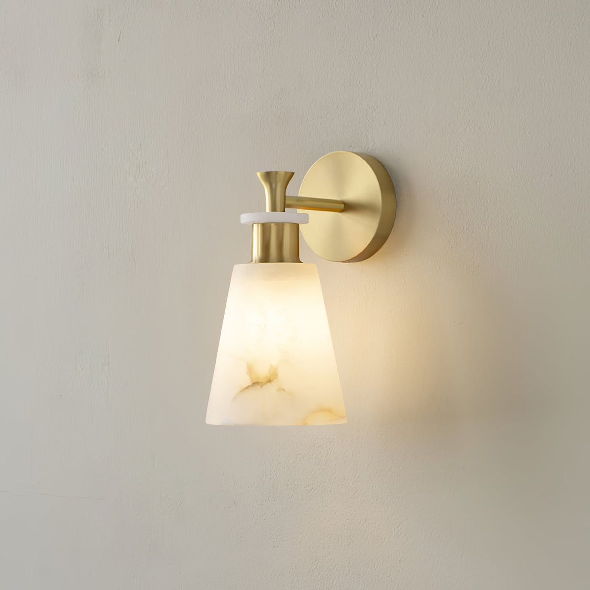 Tapered Alabaster-Wandleuchte