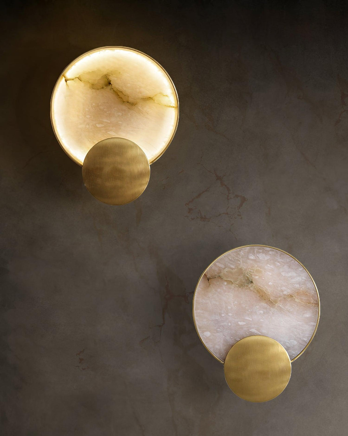 Myvelarae runde Wandleuchte aus Alabaster