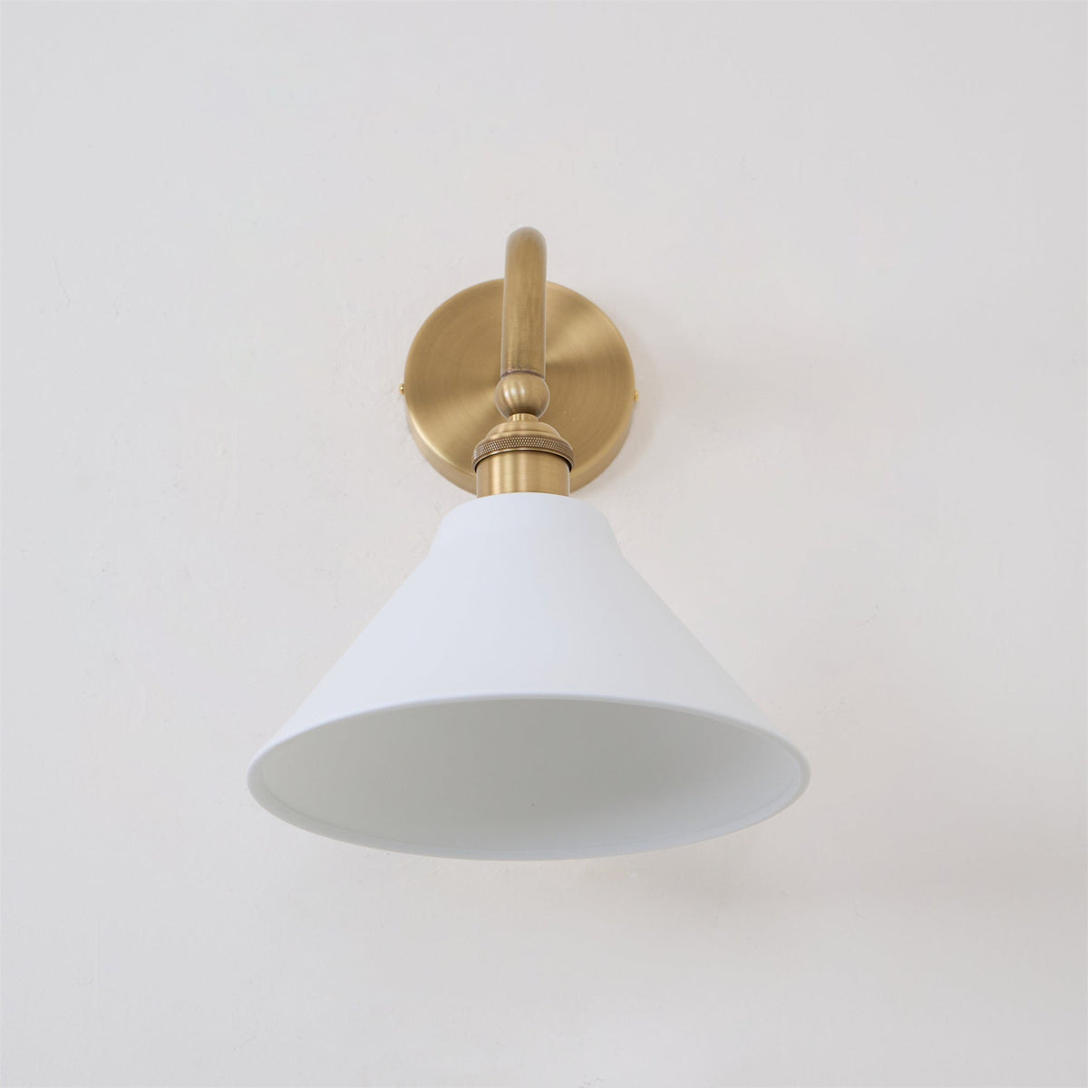 Zaya Minimalistische Metall-Wandleuchte
