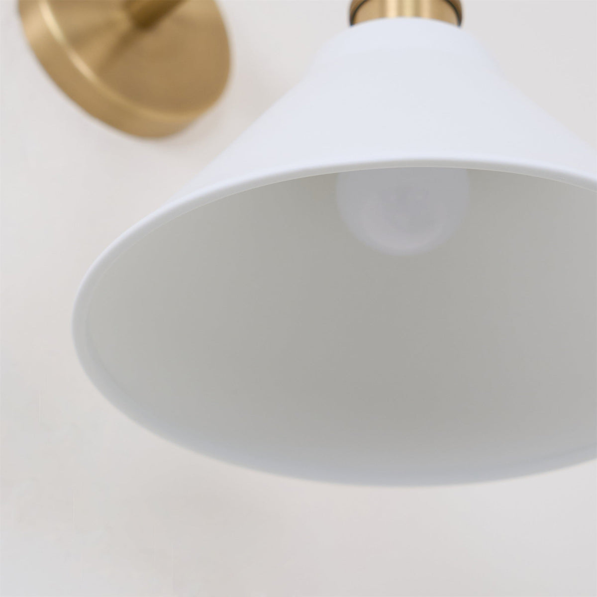 Zaya Minimalistische Metall-Wandleuchte