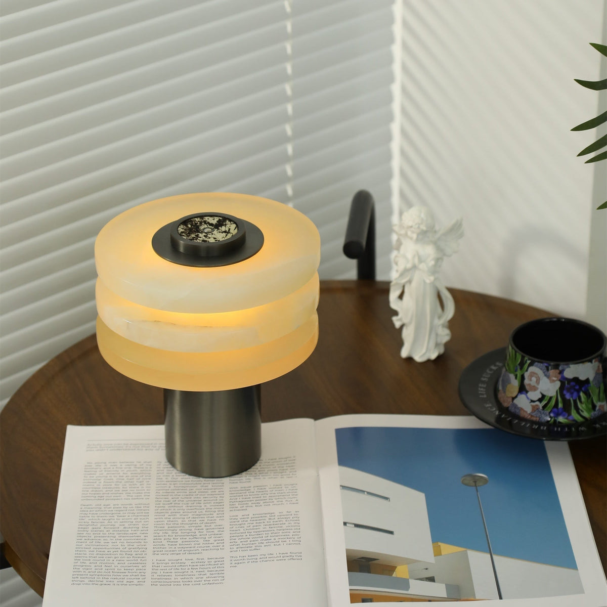 Pryt Obelisk Alabaster-Tischlampe