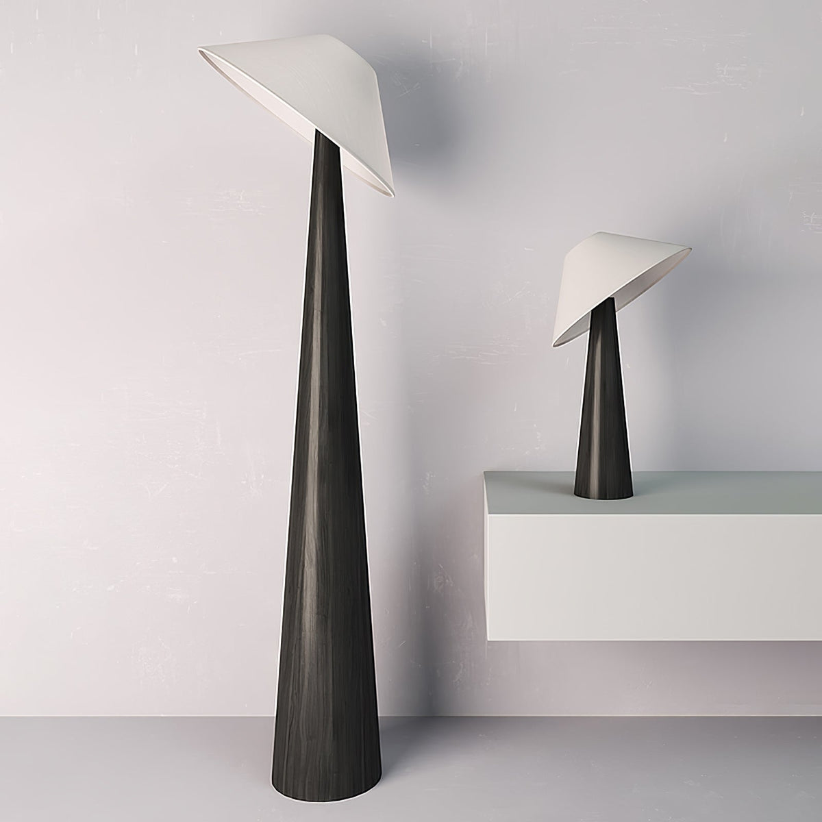 Apex Stehleuchte aus Holz mit verjüngtem Design