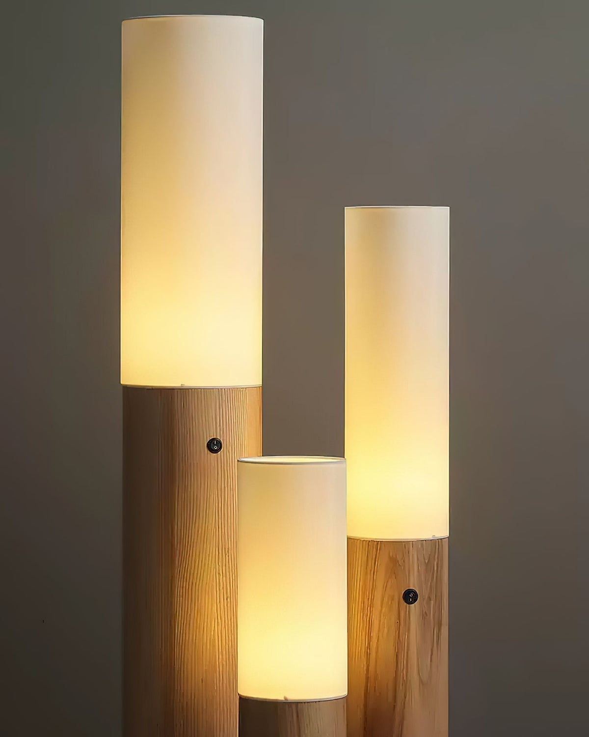 Viraalia Holz-Säulen-Stehleuchte