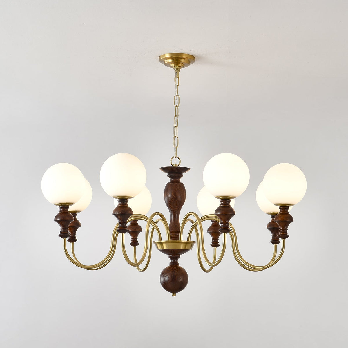 Indris Kronleuchter Holz & Messing Zeitlose Kugel