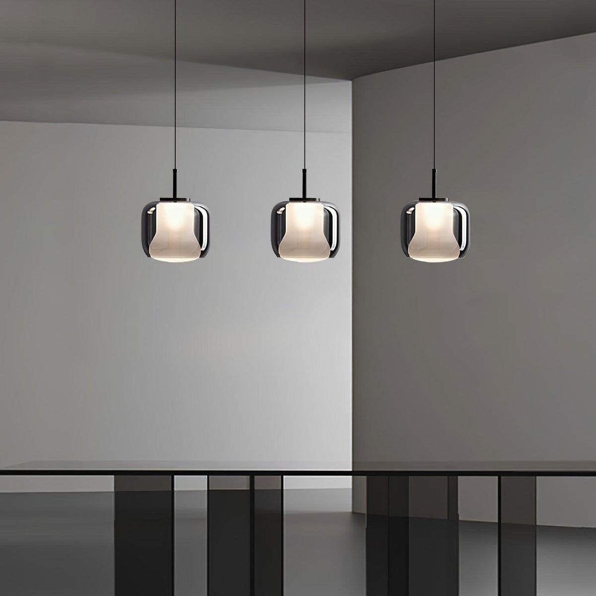 Absolud Pendelleuchte aus Rauchglas mit zweischichtigem quadratischem Lampenschirm für das Esszimmer | Cielum