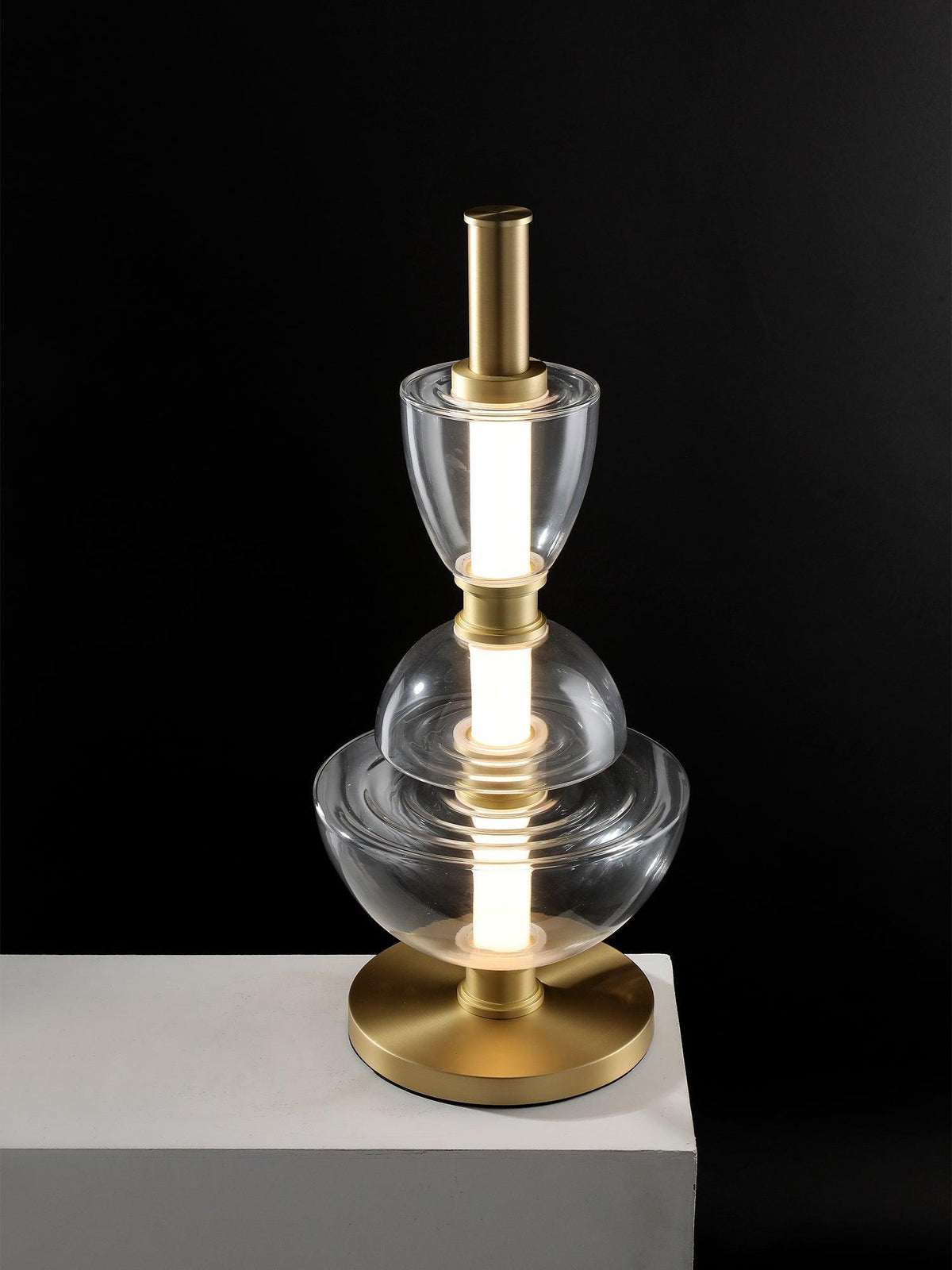 Ivthaarae Tischleuchte aus Glas