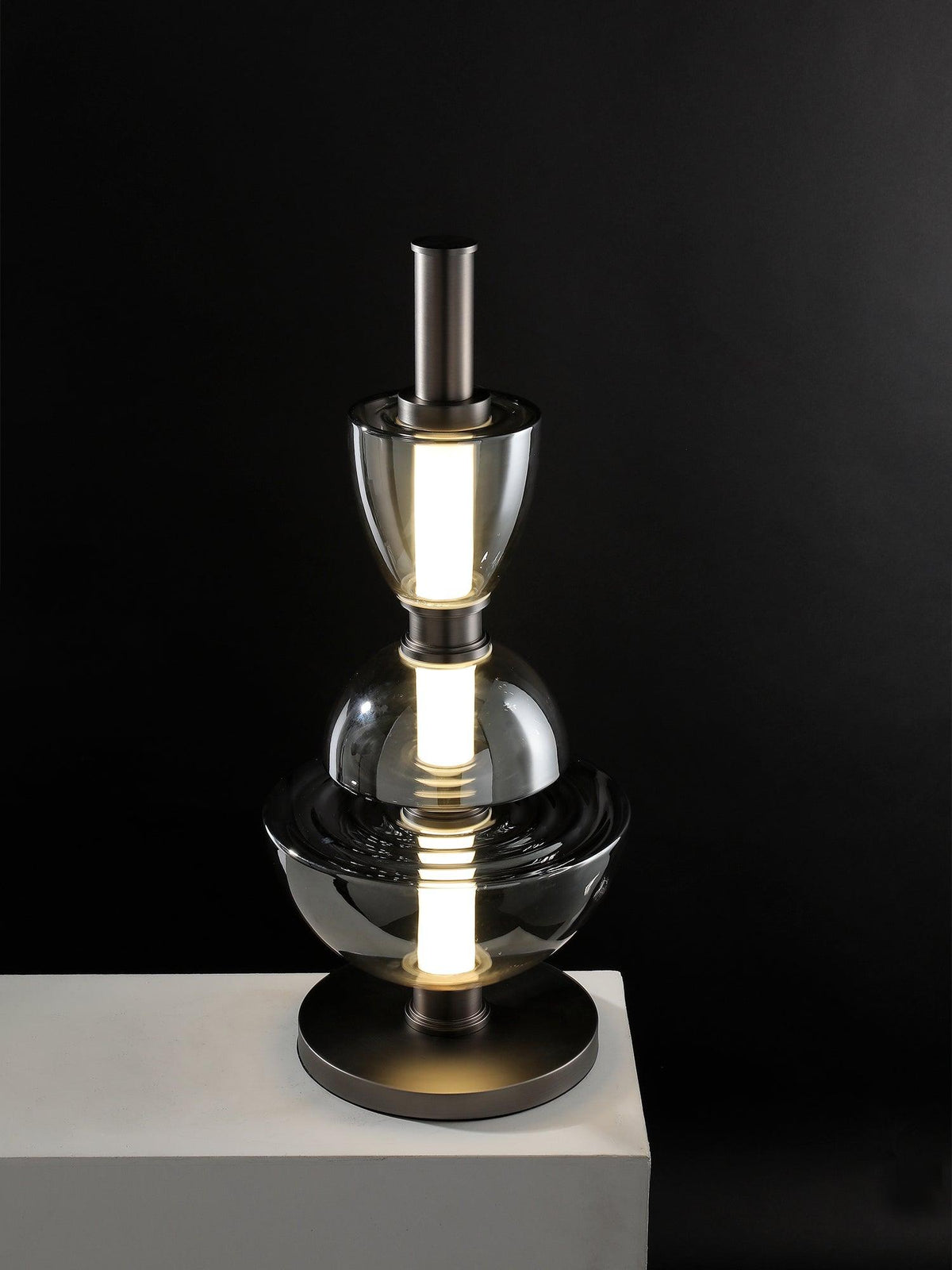Ivthaarae Tischleuchte aus Glas