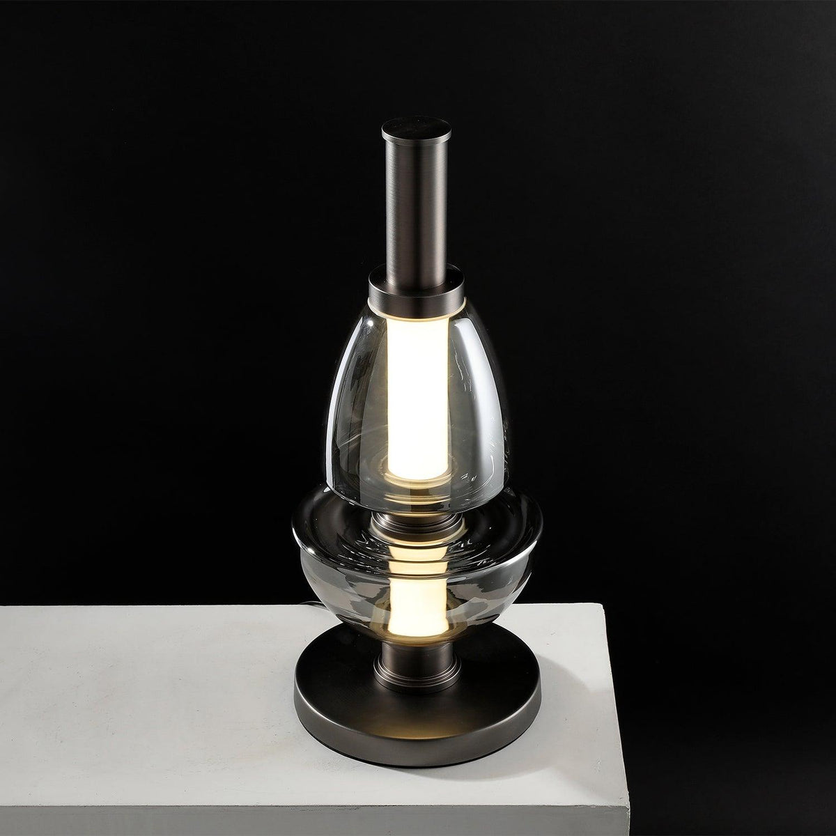 Ivthaarae Tischleuchte aus Glas