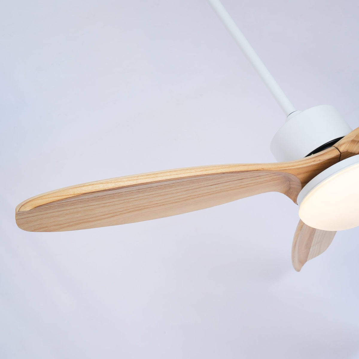 Norirora Elegance Natural Deckenventilator mit Beleuchtung