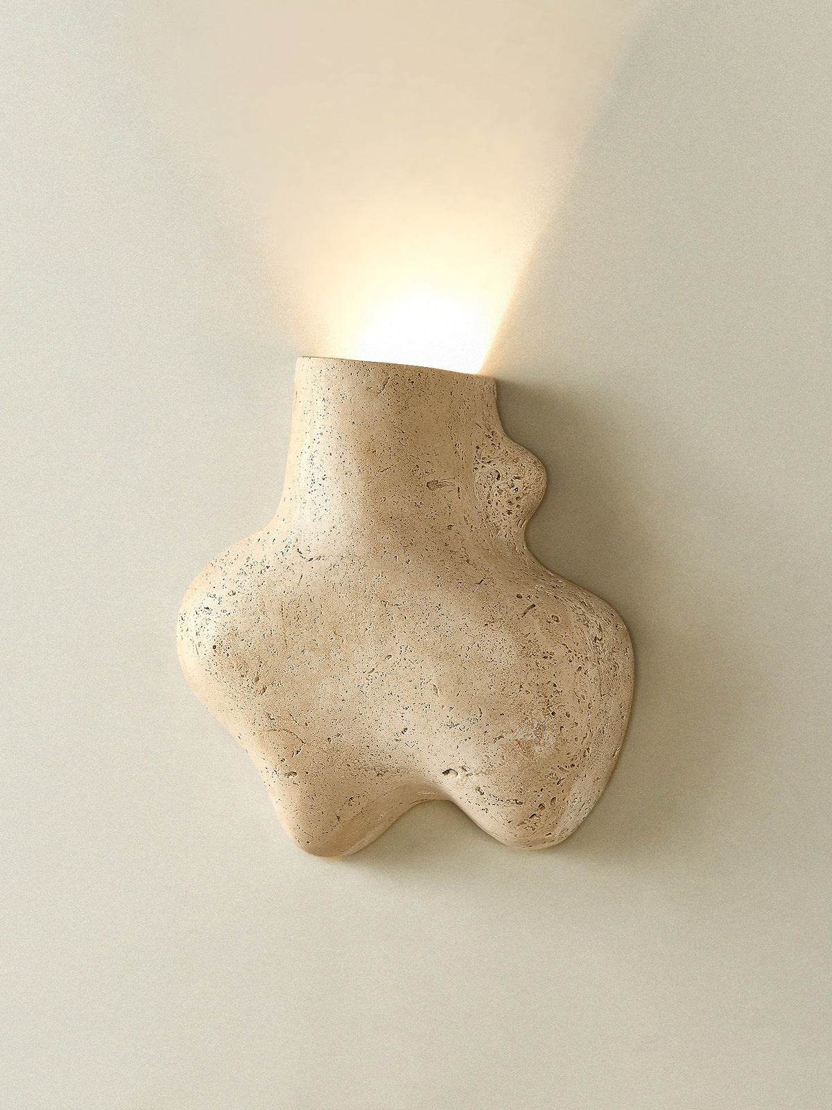 Whitlow Travertine Abstract Wandleuchte